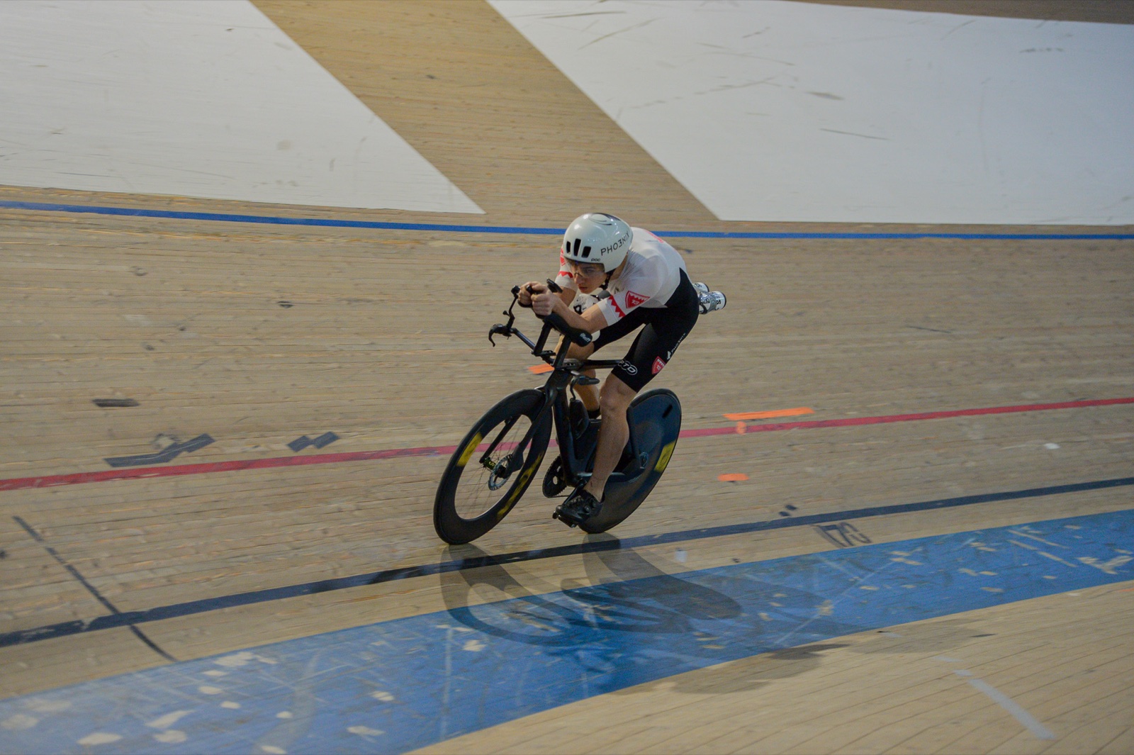 SaBRe wheels — velodrome turn